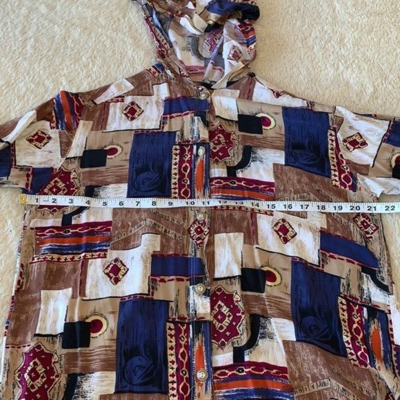 Colorful button up blouse with hood - Picture 11 of 16